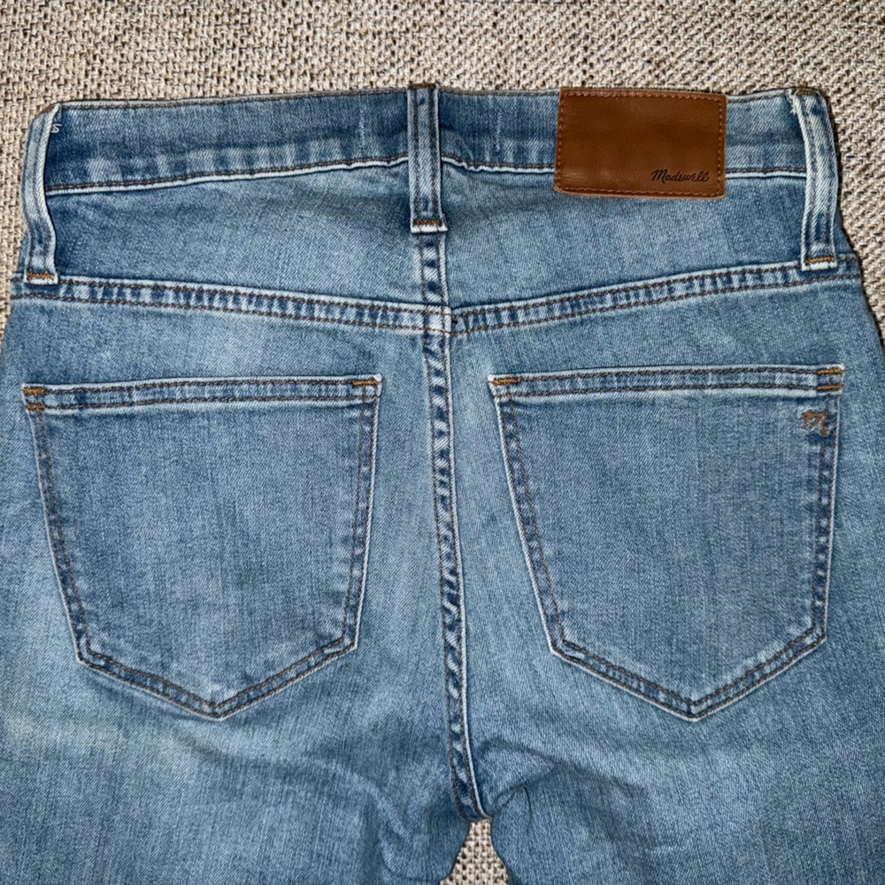 Madewell Cali Demi-Boot Crop Jeans | Petite 24P - Picture 4 of 4